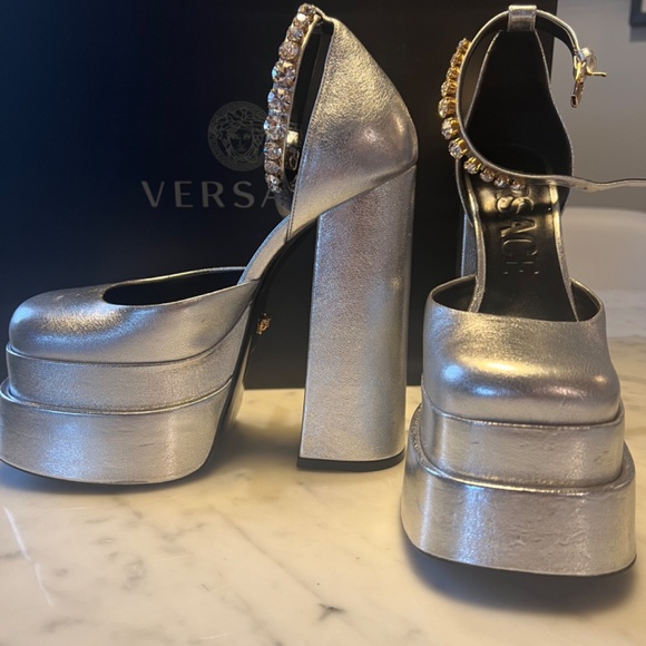 BNIB Silver Versace Platform Heels Sz 36 - Picture 2 of 8